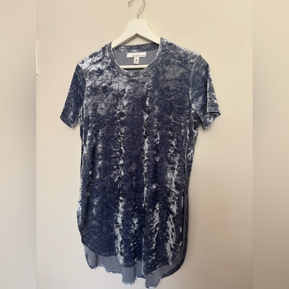 Women's Crushed Velvet Short Sleeve Tee - Picture 1 of 2